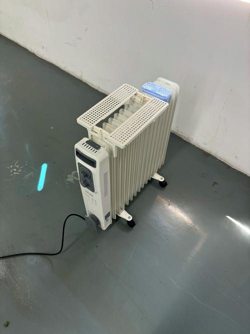 四季沐歌油汀家用省电静音油丁电暖气节能电热立式电暖器取暖神器
